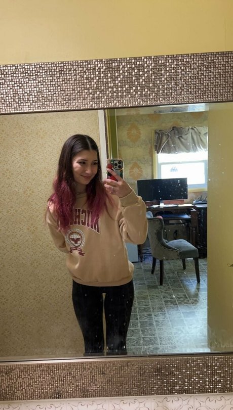 heyykaebae schauspielerin nackt foto