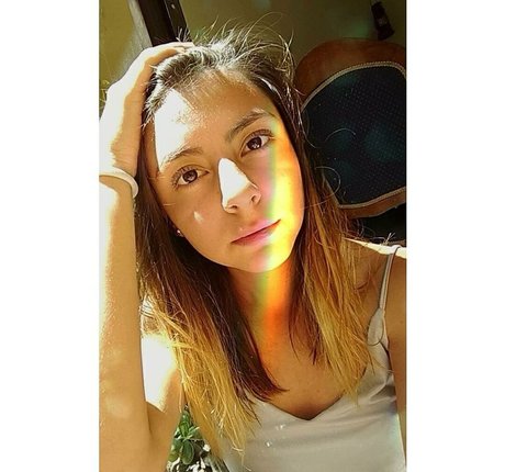 Manuela Velez top exklusive bilder