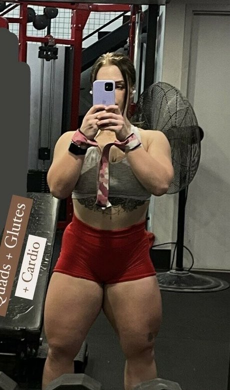 Kel saay model akt fotos