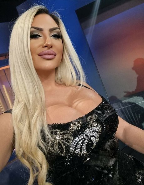 Tea Stosevska schöne heiße bilder