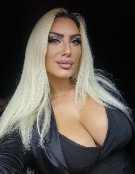 Tea Stosevska erotische kunst bild