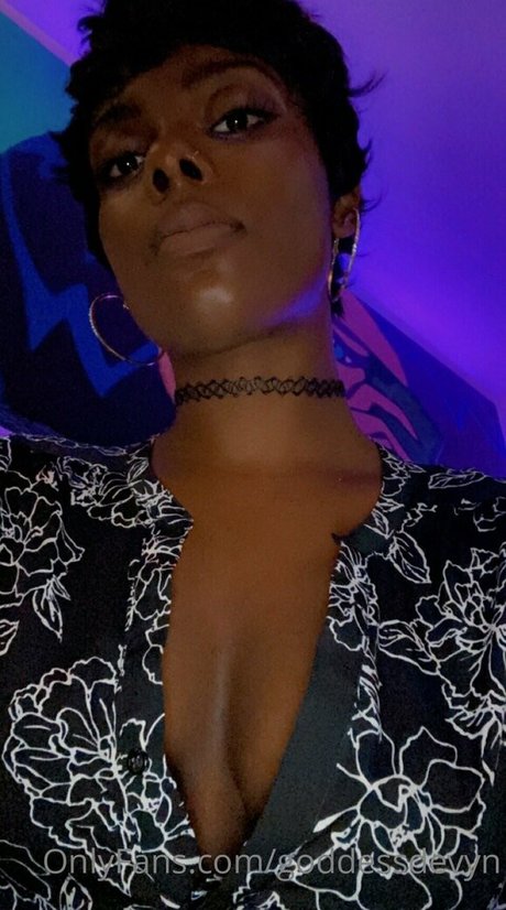 goddessdevyn model hübsche bilder