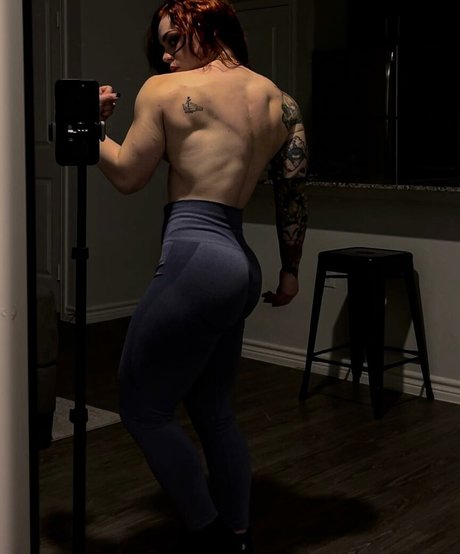 Ayshia Schisel schauspielerin nackte fotos