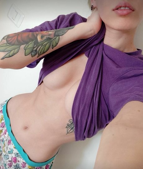 Alice Tsap erotische kunst fotos