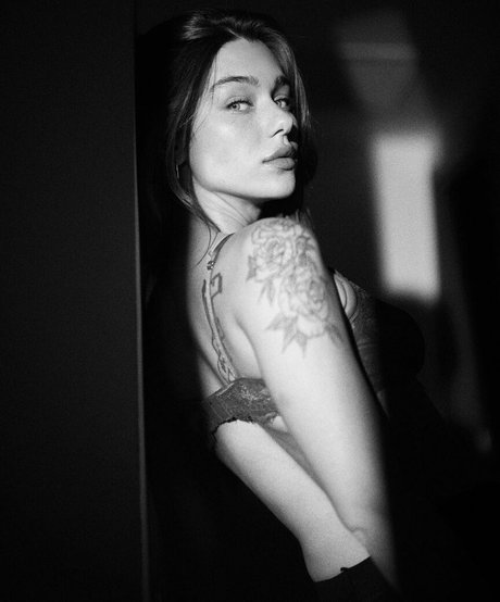 Milana Vino kunst nette bilder