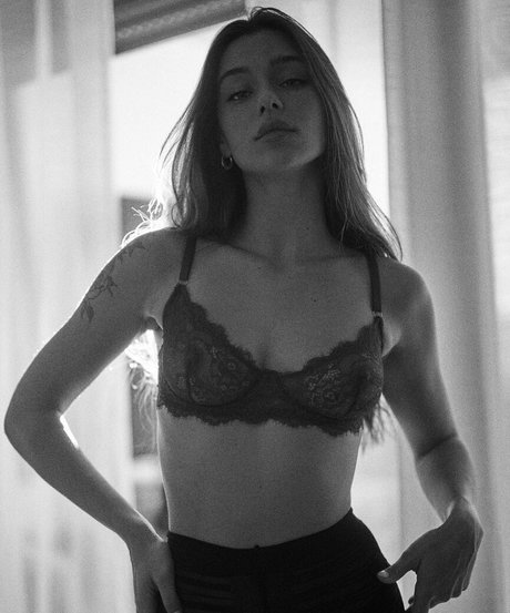 Milana Vino nackt heiße galerien