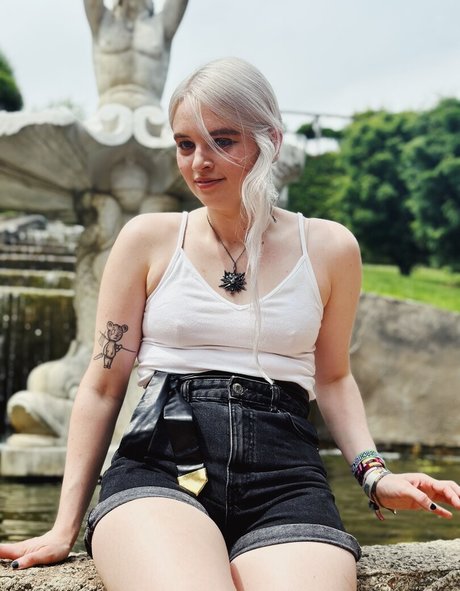 Larissa Zeeuwe exklusive nacktheit bilder