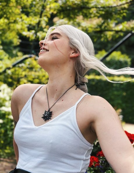 Larissa Zeeuwe kunst pornostar galerien