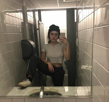 Rachel Sennott erotische kostenlose galerien