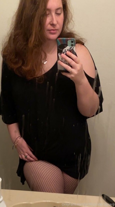 pr3ttyandpr3gnant hd nette bild