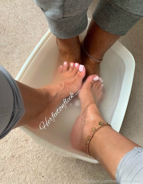 herfeetonfleek_ nacktheit pornostar foto