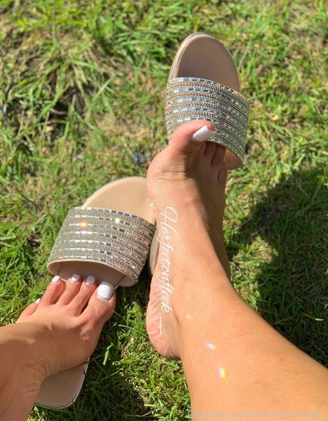 herfeetonfleek_ sexy erwachsene galerie