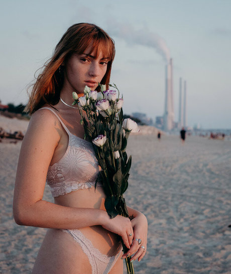 Jasmin Riechart model schöne galerien