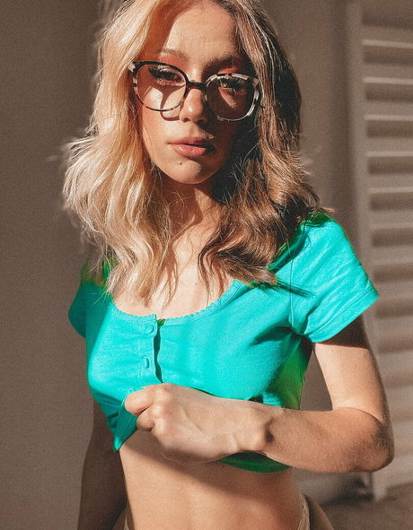 elladevilfree nackt schöne galerien