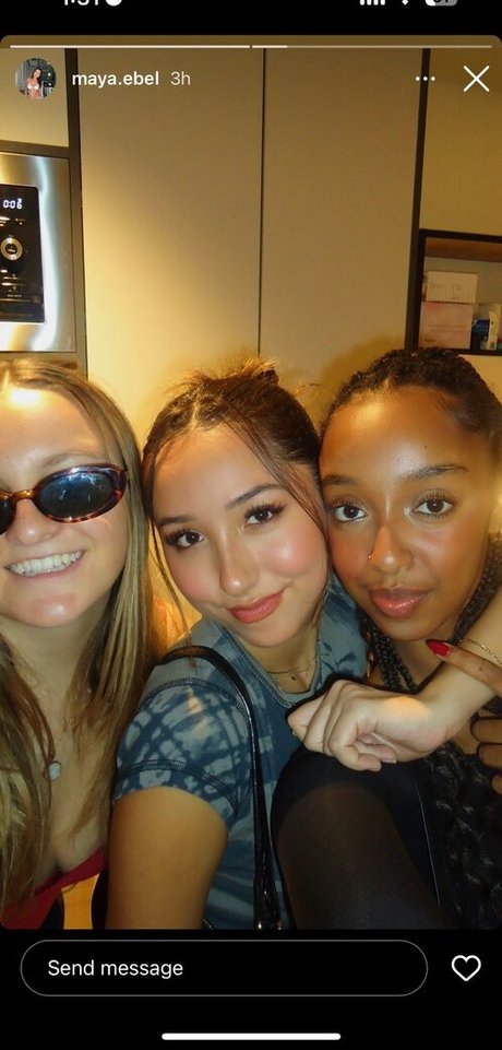 Maya Ebel sexy pornostar bild