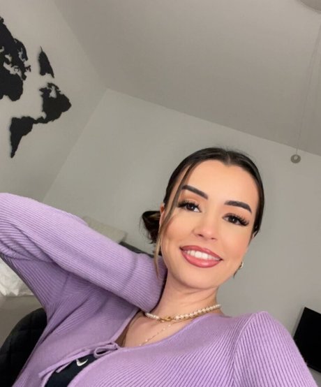 NoraExplorer hd nacktheit galerien