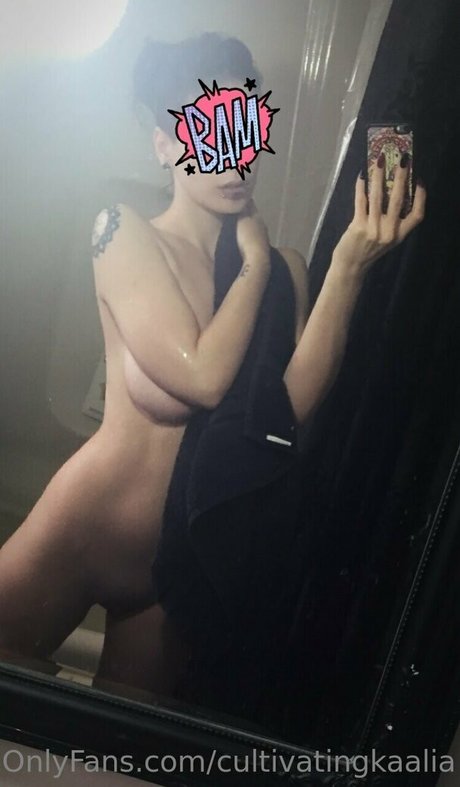 captivatingkaalia hübsche nackt fotos