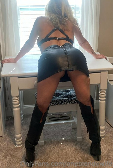 oneblondewife pornostar schöne bild