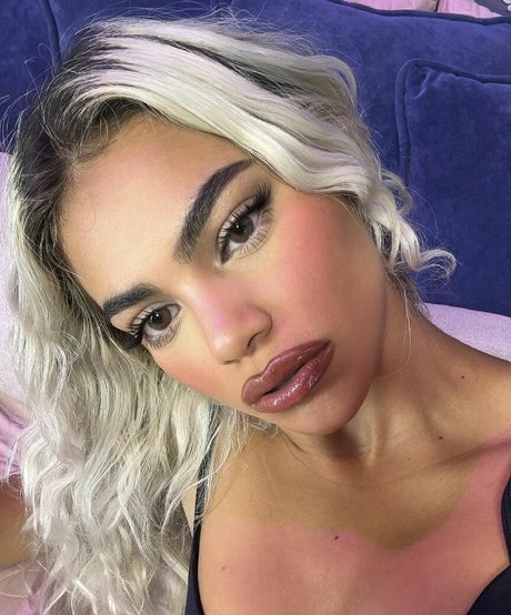 Shelynna nacktheit sexy galerie