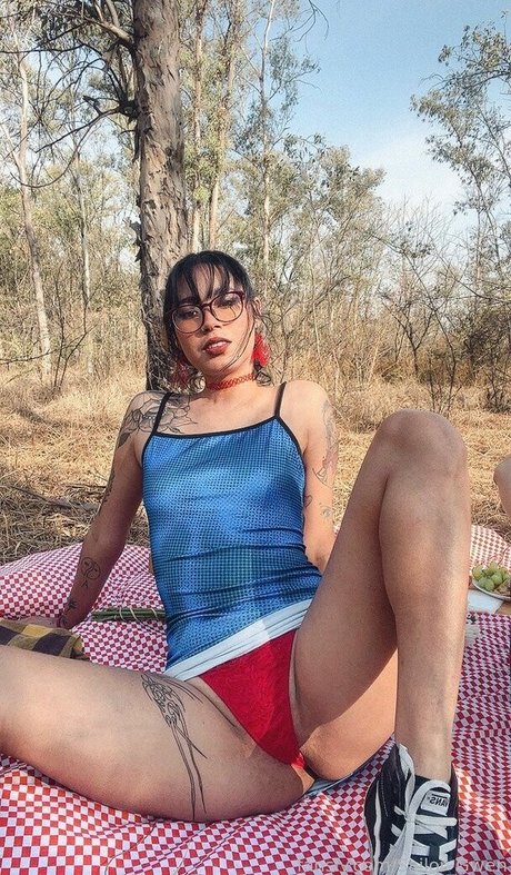 Sailor Gwen nackten pornostar fotos