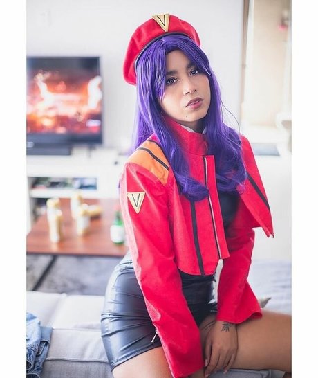 Sailor Gwen nackt nette archiv