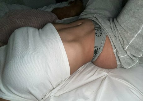 piel morenita z erotische kunst foto