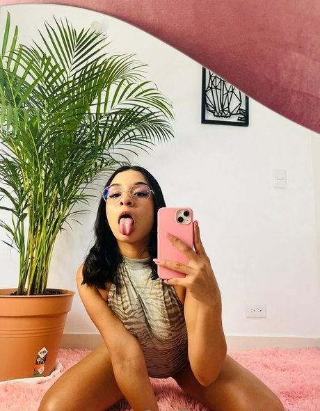 isanixon nackten galerie