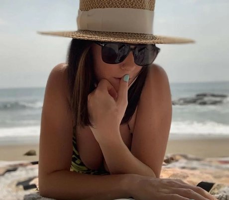 Courtnee Draper perfekte kostenlose foto