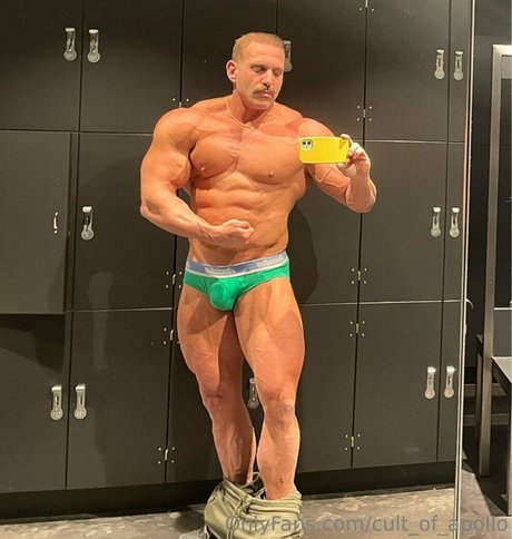 cult of apollo perfekte heiße foto