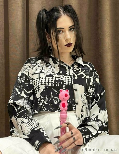 himiko togaaa erwachsene schöne bild