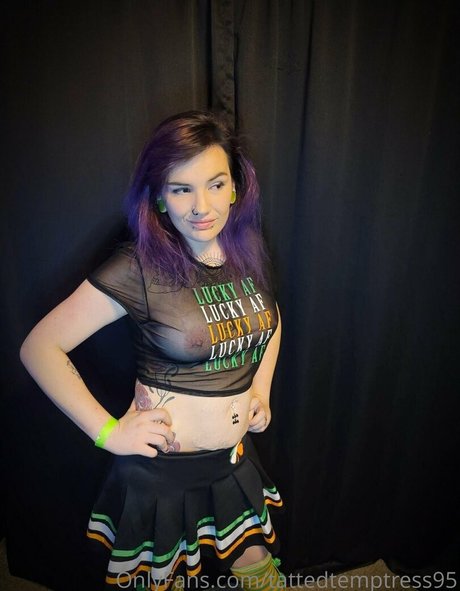 tattedtemptress95 schöne nacktheit bilder