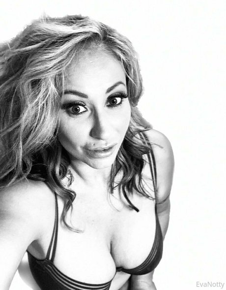 evabnotty model sexy fotos