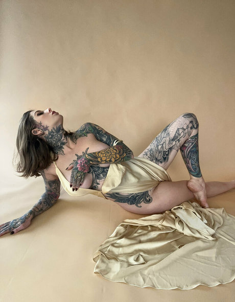 sinfuldollx hübsche porno bilder