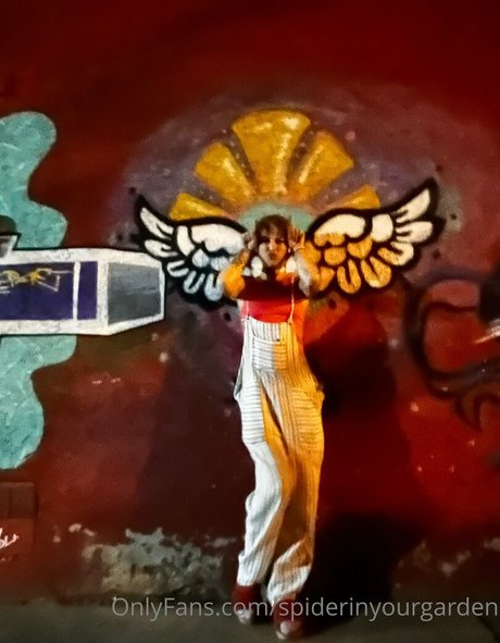spiderinyourgarden perfekte erwachsene galerie