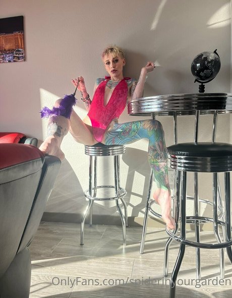 spiderinyourgarden pornostar nacktheit bild