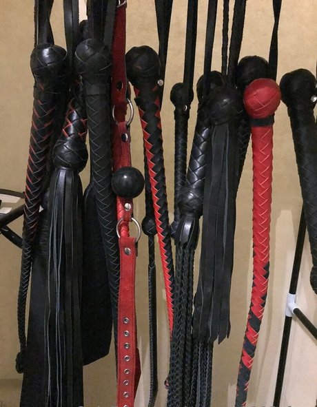 molly dominatrix schauspielerin sexy fotos