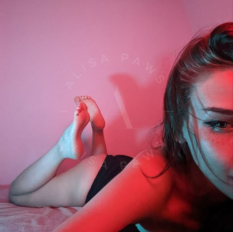 Alisa Paws schauspielerin perfekte bild