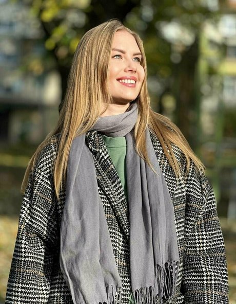 vikini bikini schauspielerin sexy bild