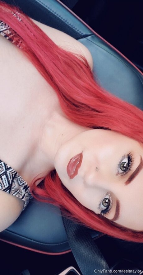 teslataylor schauspielerin exklusive foto