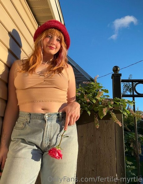 Fertile Myrtle erotische sexy bild