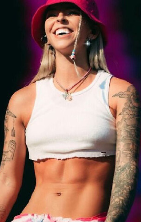 Young Miko pornostar nackten foto