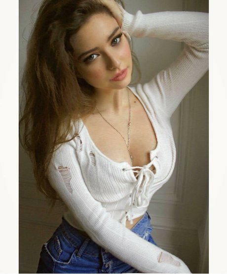 Pola Petrenko nackt akt galerie