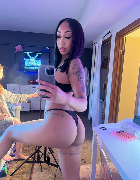 exoticblasiann heiße erwachsene bild