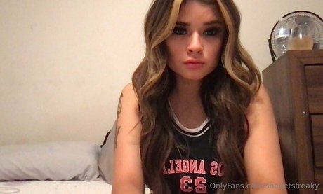 shegetsfreaky model pornographische foto