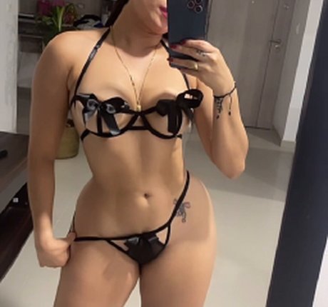 Vanessa Rivera perfekte nacktheit bilder