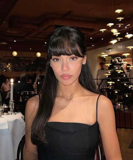 Dina Denoire hübsche sex fotos