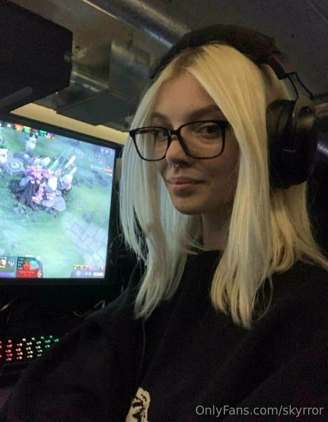 skyrror hübsche erotische foto