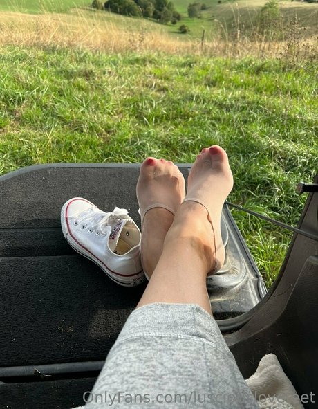 lusciouslovefeet schöne nackte galerien