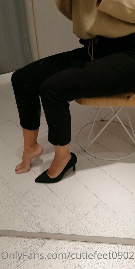 cutiefeet0902 top erotische bild