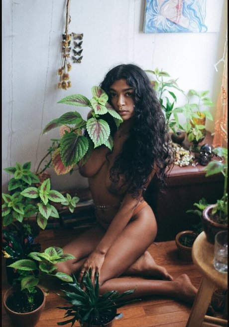 Lee Mariah Armoogam schauspielerin beste bild